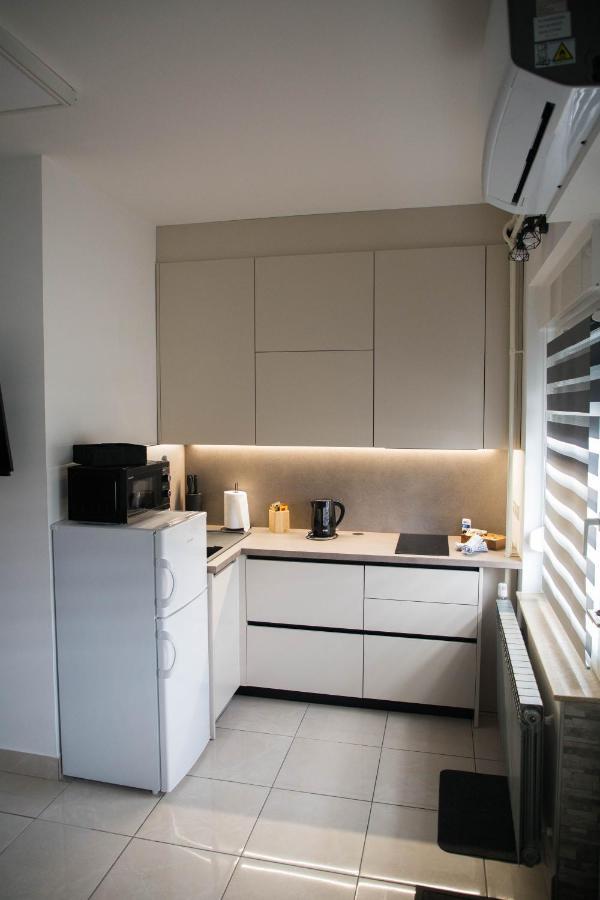 Studio Apartman Suburban Visnjevac Eksteriør billede